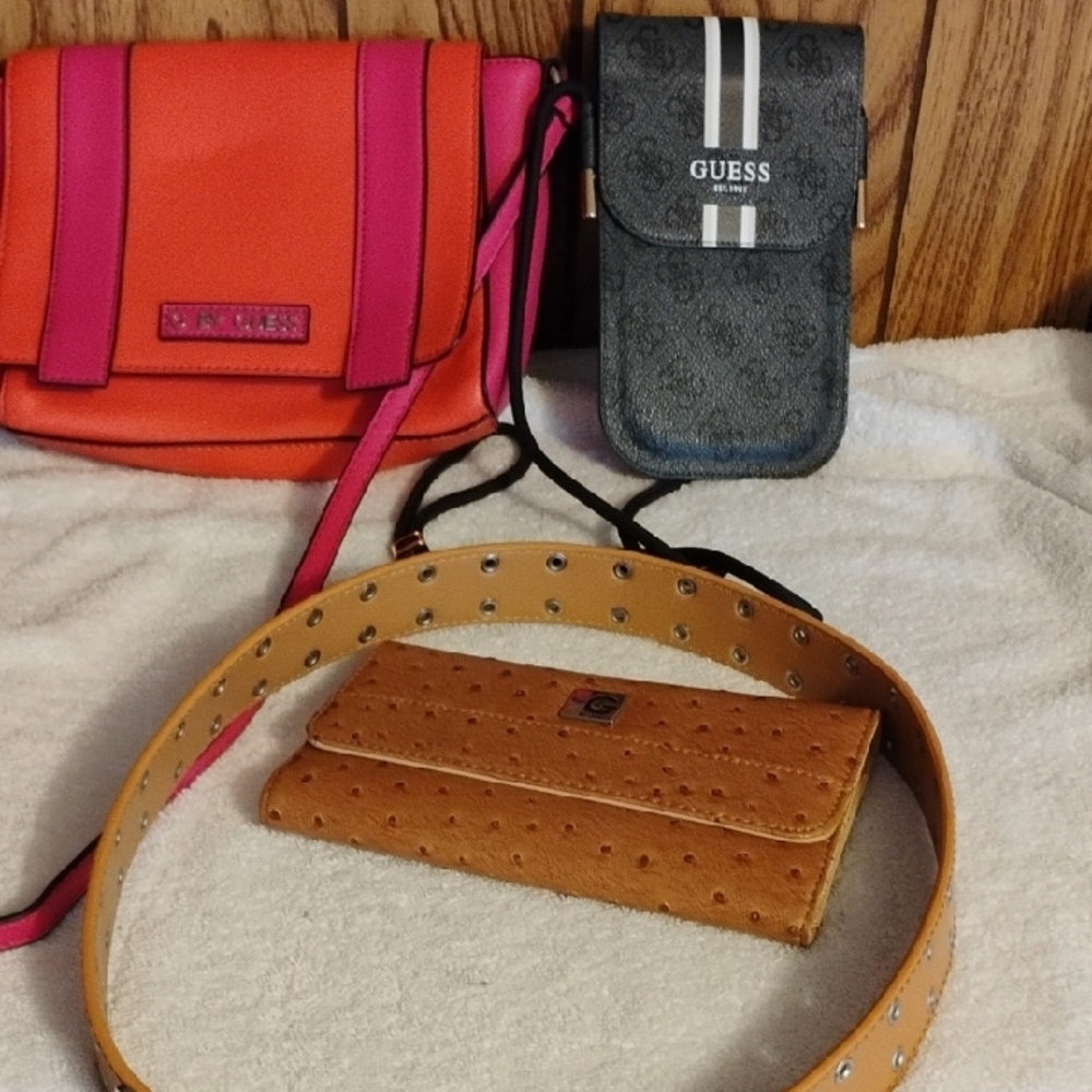 Guess Bundle - Picture 15 of 15
